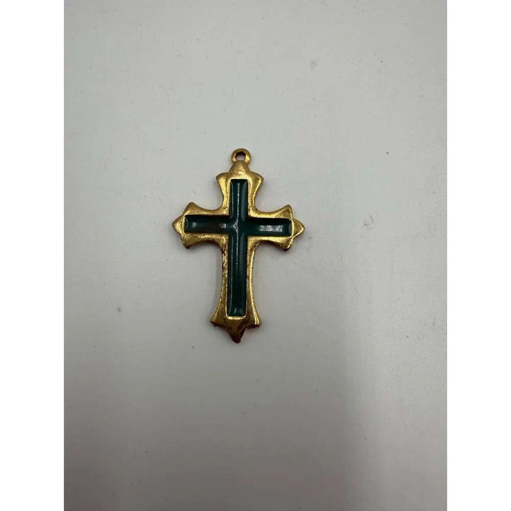 Vintage Gold Tone Emerald Green Enamel Cross Pendant Religious‎ Crucifix Charm